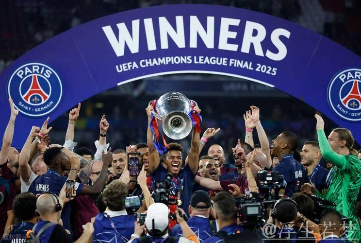 巴黎圣日耳曼首夺欧冠冠军入选国际十大候选 巴黎圣日耳曼首夺欧冠冠军入选国际十大候选